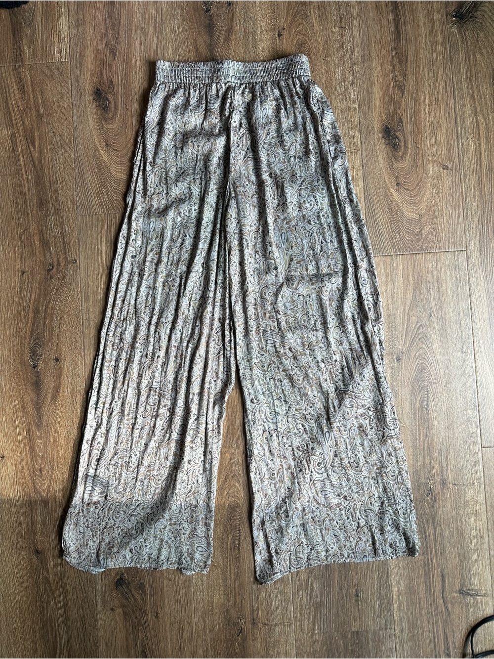 Philosophy Wide-Leg Paisley Print Pull-On Pants in Gray